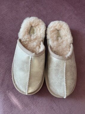 UGG Cozy Fleece-Lined Slip-On Slippers in Light Beige size 13